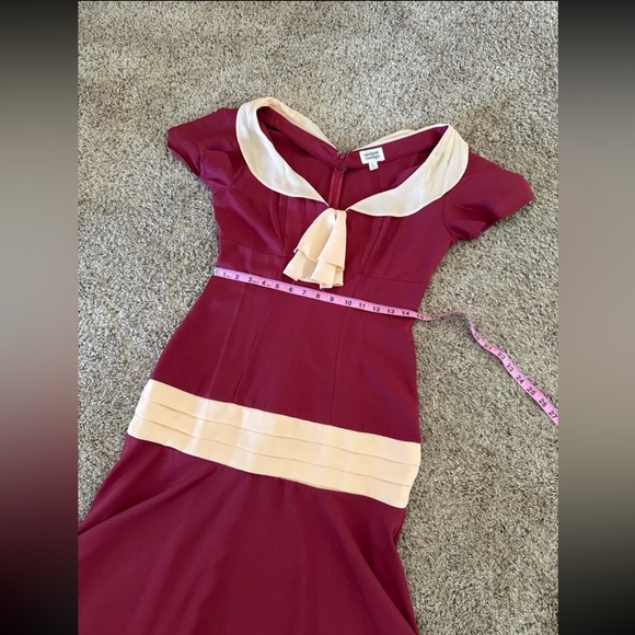 Unique Vintage 1920s Burgundy & Pink Wilshire Flapper Day Dress
Medium (6-8) - Picture 11 of 12